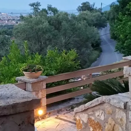 Aloe Villa Apolpaina